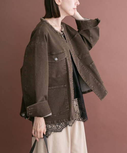 ITEMS URBANRESEARCH(アイテムズ アーバンリサーチ)の「デニムオーバーノーカラージャケット(デニムジャケット・レディース・インディゴブルー/ブラウン/ブラック・FREE)」の3枚目の写真
