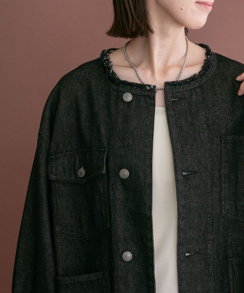 ITEMS URBANRESEARCH(アイテムズ アーバンリサーチ)の「デニムオーバーノーカラージャケット(デニムジャケット・レディース・インディゴブルー/ブラウン/ブラック・FREE)」の16枚目の写真