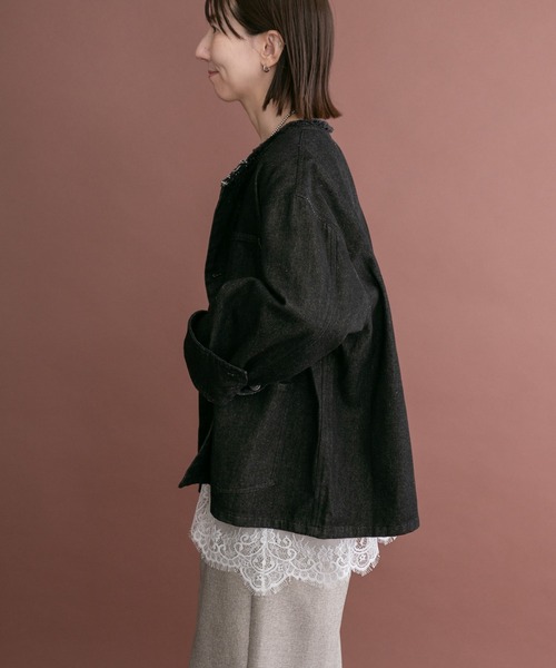 ITEMS URBANRESEARCH(アイテムズ アーバンリサーチ)の「デニムオーバーノーカラージャケット(デニムジャケット・レディース・インディゴブルー/ブラウン/ブラック・FREE)」の20枚目の写真