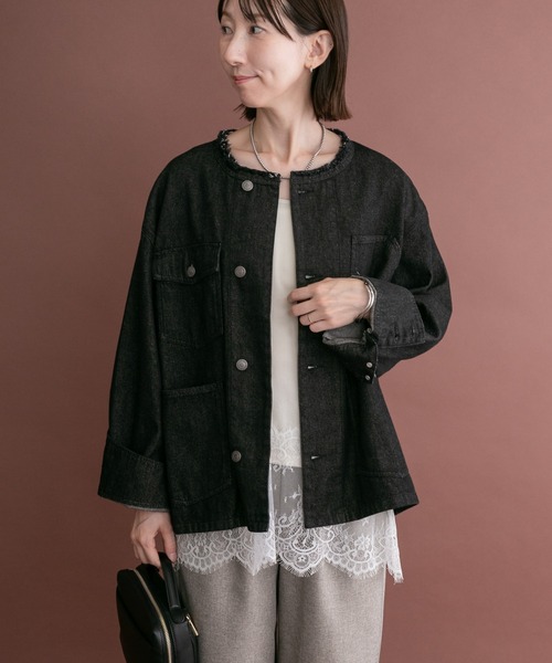 ITEMS URBANRESEARCH(アイテムズ アーバンリサーチ)の「デニムオーバーノーカラージャケット(デニムジャケット・レディース・インディゴブルー/ブラウン/ブラック・FREE)」の21枚目の写真