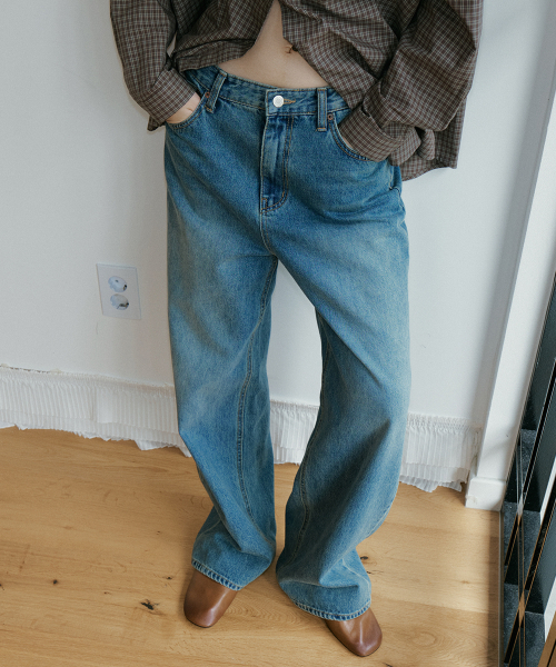 FRIVER07(フリバー07)の「Natural washed denim pants FRFA01DP04_Blue(デニムパンツ・レディース・ブルー・SMALL/MEDIUM)」の2枚目の写真