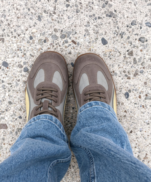 SPUR(シュプール)の「Stride Leather Softly Sneakers 牛革スニーカー 5.5cmヒール -WA9007(2色)(スニーカー・レディース・グレー/アイボリー・23cm/23.5cm/24cm/24.5cm/25cm)」の4枚目の写真