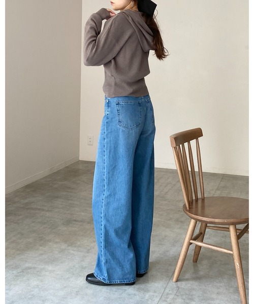 She's Closet(シーズクローゼット)の「ボタンデザイン 長袖 ショート丈 ボリュームスリーブ フードニットカーディガン(カーディガン/ボレロ・レディース・レッド/チャコールグレー/ブラック/アイボリー/ブラウン・FREE)」の15枚目の写真