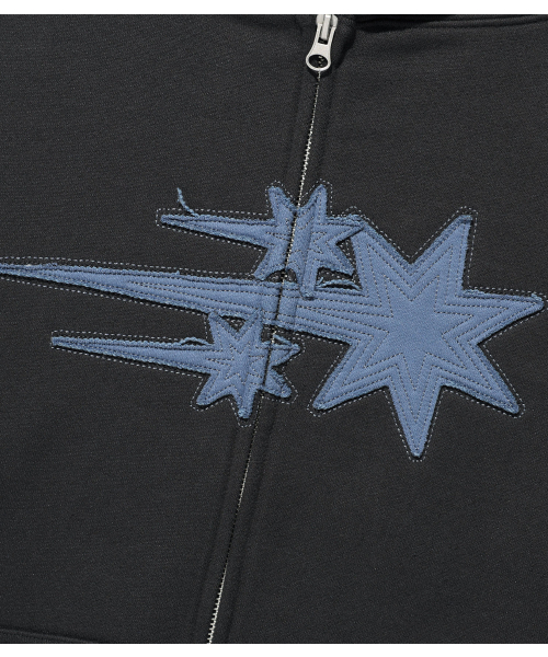 NICE GHOST CLUB(ナイスゴーストクラブ)の「3STAR APPLIQUE HOODIE ZIP UP_CHARCOAL(NG2GSUM490A)(パーカー・レディース・チャコール・SMALL/MEDIUM)」の4枚目の写真
