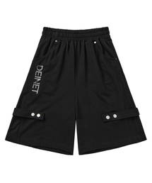 METAL DETAIL BERMUDA PANTS IN BLACK