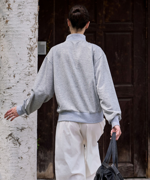 DEVIWEAR（デヴィウェア）の「ハイネック ヘンリー スウェット DEVI-T0166-メランジグレー（スウェット・レディース・ミックスグレー・FREE）」の3枚目の写真