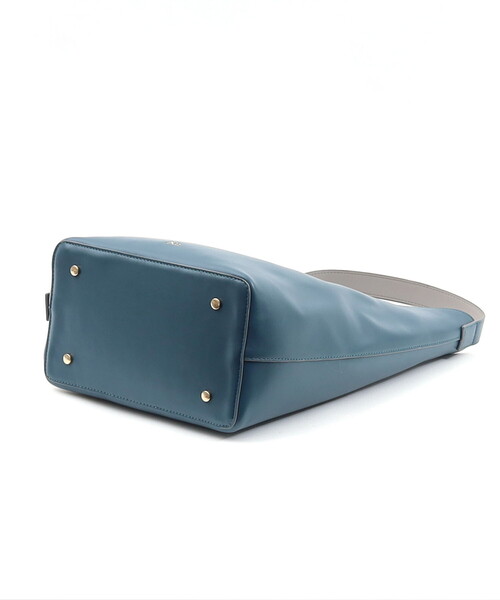 Nananoel(ナナノエル)の「ASYMMETRY ONESHOULDER BAG(ショルダーバッグ・レディース・グレー系/ブラック/ブルー/ブラウン・FREE)」の20枚目の写真