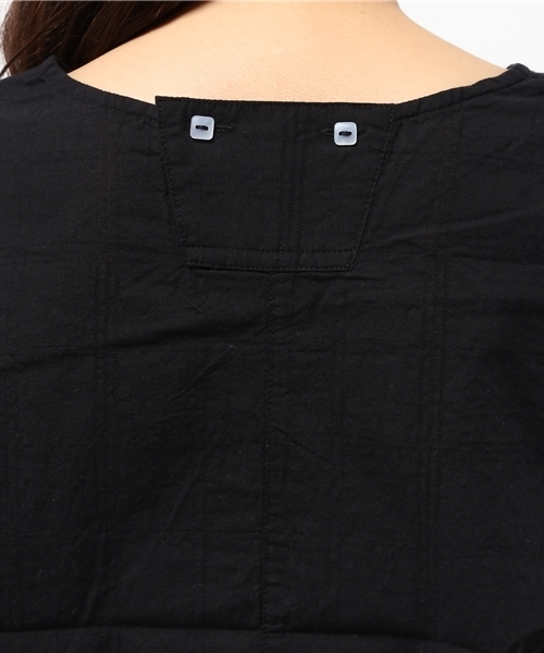 POU DOU DOU（プードゥドゥ）の「ドビー格子ノーカラーブラウス（シャツ/ブラウス・レディース・ブラック/オフホワイト/グリーン・3）」の8枚目の写真