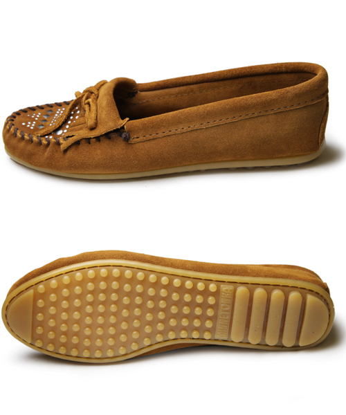 Minnetonka（ミネトンカ）の「MINNETONKA:スタッズ　モカシン（その他シューズ・レディース・ブラック/ブラウン・6/7/8）」の4枚目の写真