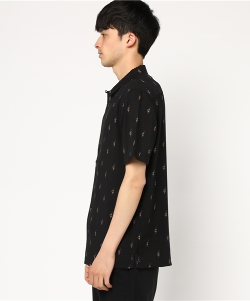 ALLSAINTS(オールセインツ)の「CYGNUS SHORT SLEEVE SHIRT(シャツ/ブラウス・メンズ・ブラック/ホワイト・X-SMALL/LARGE/MEDIUM/SMALL)」の9枚目の写真