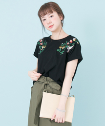 URBAN RESEARCH |  【TRILL掲載】UR 配色刺繍Tシャツ　(Tシャツ/カットソー)