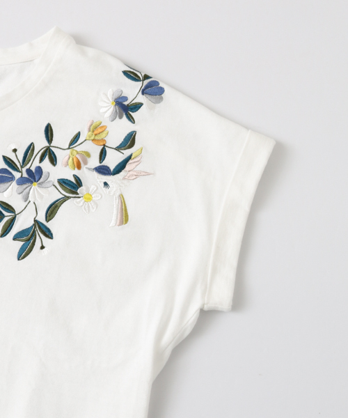 URBAN RESEARCH（アーバンリサーチ）の「 【TRILL掲載】UR 配色刺繍Tシャツ　（Tシャツ/カットソー・レディース・ブラック/オフホワイト・FREE）」の16枚目の写真