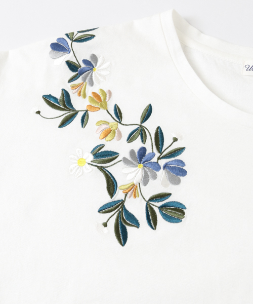 URBAN RESEARCH（アーバンリサーチ）の「 【TRILL掲載】UR 配色刺繍Tシャツ　（Tシャツ/カットソー・レディース・ブラック/オフホワイト・FREE）」の18枚目の写真