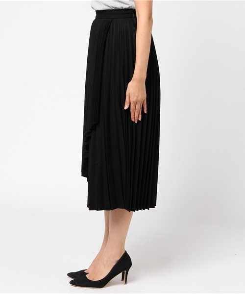 CLANE（クラネ）の「WRAP PLEATS SKIRT（スカート・レディース・ブラック/グレー/カーキ・0/1/2）」の5枚目の写真