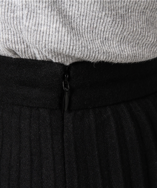 CLANE（クラネ）の「WRAP PLEATS SKIRT（スカート・レディース・ブラック/グレー/カーキ・0/1/2）」の10枚目の写真