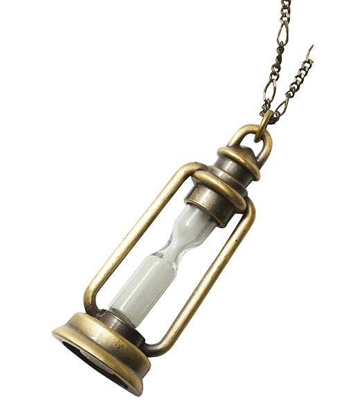 an meets zakka(アンミツザッカ)の「an meets zakka 砂時計ランプネックレス(ネックレス・レディース・ブラック/ホワイト・ONE SIZE)」の1枚目の写真