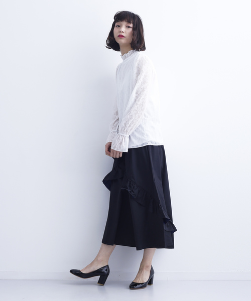 merlot plus(メルロープリュス)の「フリルネックシースルーブラウス6556(シャツ/ブラウス・レディース・ブラック/アイボリー・FREE)」の6枚目の写真