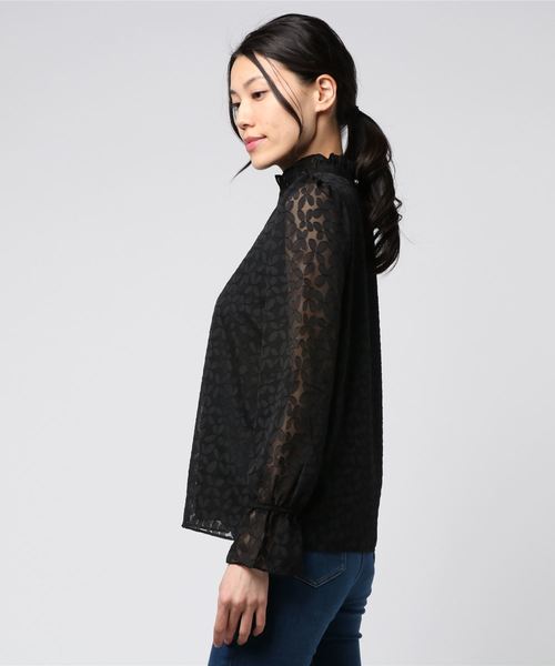 merlot plus(メルロープリュス)の「フリルネックシースルーブラウス6556(シャツ/ブラウス・レディース・ブラック/アイボリー・FREE)」の3枚目の写真