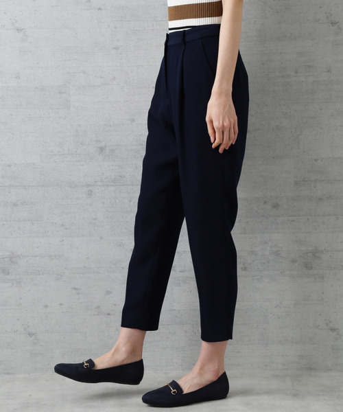 NATURAL BEAUTY BASIC（ナチュラルビューティーベーシック）の「ポリエステルツイルテーパードパンツ（その他パンツ・レディース・ベージュ/ネイビー/カーキ・SMALL/MEDIUM/LARGE）」の6枚目の写真