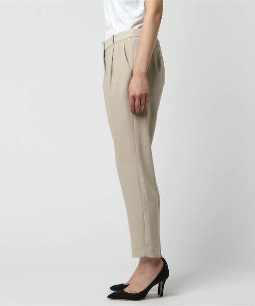 NATURAL BEAUTY BASIC（ナチュラルビューティーベーシック）の「ポリエステルツイルテーパードパンツ（その他パンツ・レディース・ベージュ/ネイビー/カーキ・SMALL/MEDIUM/LARGE）」の4枚目の写真