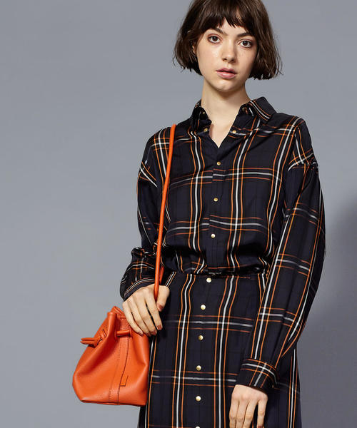 VASIC（ヴァジック）の「＜VASIC＞BOND MINI レザーバッグ（ハンドバッグ・レディース・ベージュ/オレンジ・FREE）」の2枚目の写真