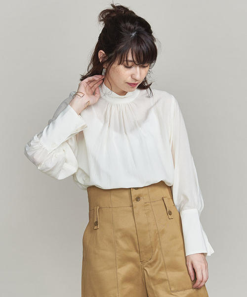 BEAUTY&YOUTH UNITED ARROWS(ビューティーアンドユースユナイテッドアローズ)の「BY ワッシャードルマンスリーブハイネックチュニック o(シャツ/ブラウス・レディース・オフホワイト/ダークブラウン/ケリー・FREE)」の1枚目の写真