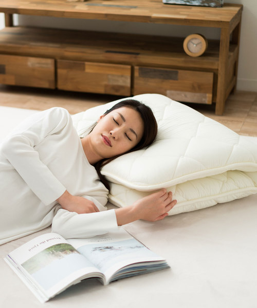 EMOOR（エムール）の「ごろ寝マット / 布団職人が作った まるで布団のような長座布団 / ロングクッション/Sサイズ（クッション/クッションカバー・レディース・ベージュ/キナリ・FREE）」の16枚目の写真