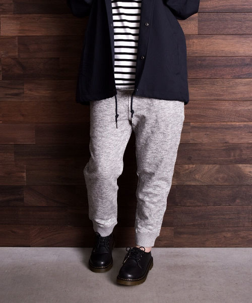 ARCHIVER（アーカイバ）の「【Ir】裏毛クロップドパンツ（その他パンツ・レディース・ブラック/チャコール・LARGE/MEDIUM/X-LARGE）」の2枚目の写真