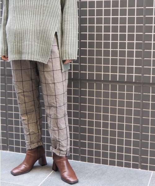 cepo（セポ）の「ダーツデニムクロップド（デニムパンツ・レディース・ブラック/インディゴブルー/ワンウォッシュ/ブルー系その他2/カーキ/モカ/ネイビー/ダークインディゴブルー/グレー系その他/ブルー系その他3・S/M/L）」の3枚目の写真