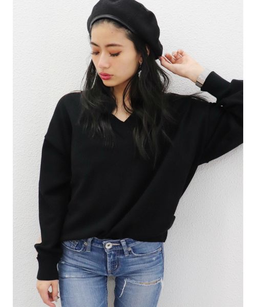 GYDA（ジェイダ）の「VネックラインニットTOPS（ニット/セーター・レディース・ブラック/ベージュ/オフホワイト・FREE）」の2枚目の写真