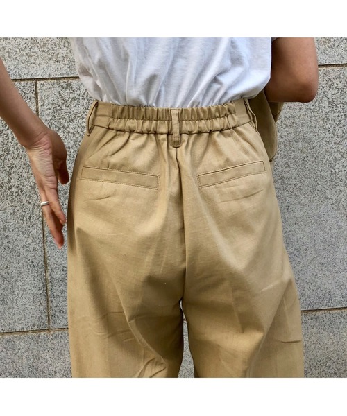 ulu（ウル）の「Linenstyle twill pegtop pants（その他パンツ・レディース・ベージュ/カーキ・FREE）」の7枚目の写真