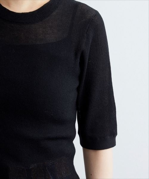 ADAM ET ROPE'(アダムエロペ)の「シアーRIB5分袖プルオーバー(Tシャツ/カットソー・レディース・ブラック/レンガ・FREE)」の13枚目の写真