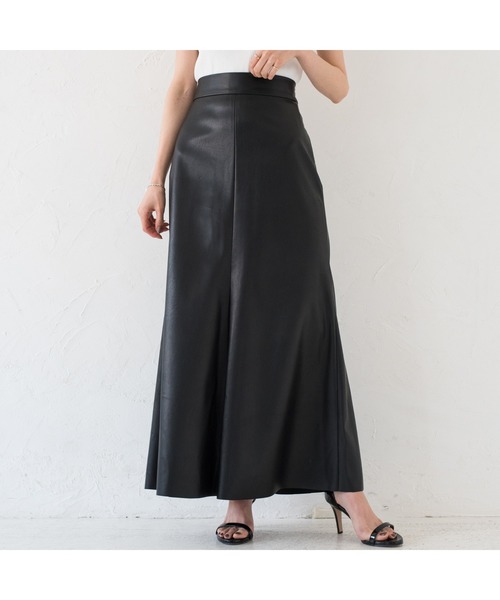 LOUNGEDRESS(ラウンジドレス)の「フェイクレザーマキシスカート(スカート・レディース・ブラック・SMALL/MEDIUM)」の2枚目の写真