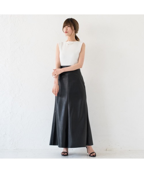 LOUNGEDRESS(ラウンジドレス)の「フェイクレザーマキシスカート(スカート・レディース・ブラック・SMALL/MEDIUM)」の4枚目の写真