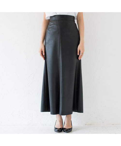 LOUNGEDRESS(ラウンジドレス)の「フェイクレザーマキシスカート(スカート・レディース・ブラック・SMALL/MEDIUM)」の15枚目の写真