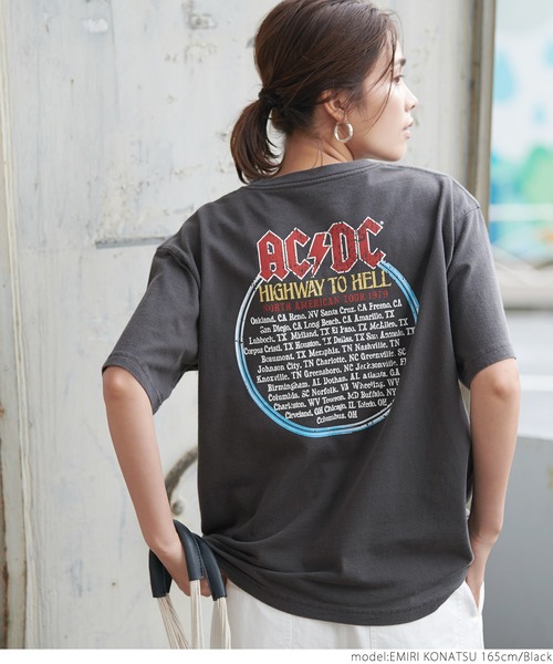 coca（coca）（コカ）の「ACDCカラーバックプリントロックT