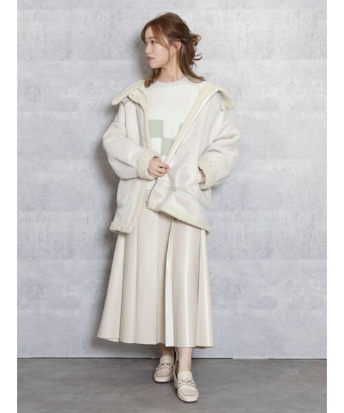 dazzlin（ダズリン）の「レザーライクセミフレアスカート（スカート・レディース・ブラック/ベージュ・MEDIUM/SMALL）」の15枚目の写真