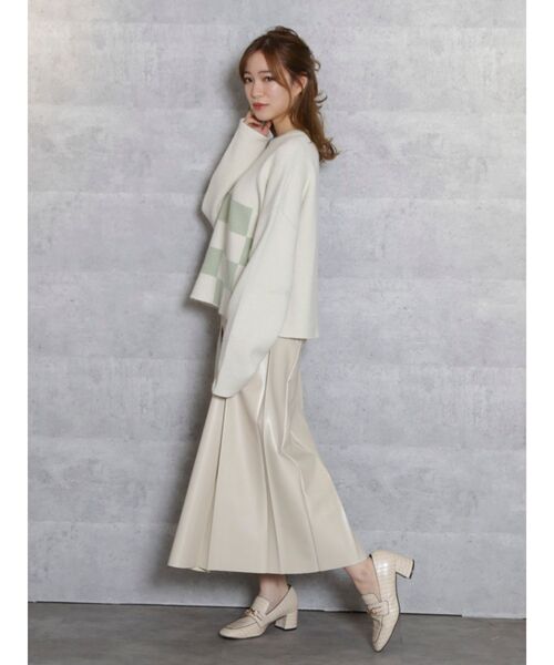 dazzlin（ダズリン）の「レザーライクセミフレアスカート（スカート・レディース・ブラック/ベージュ・MEDIUM/SMALL）」の16枚目の写真