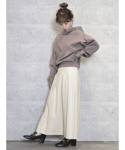 dazzlin（ダズリン）の「レザーライクセミフレアスカート（スカート・レディース・ブラック/ベージュ・MEDIUM/SMALL）」の11枚目の写真