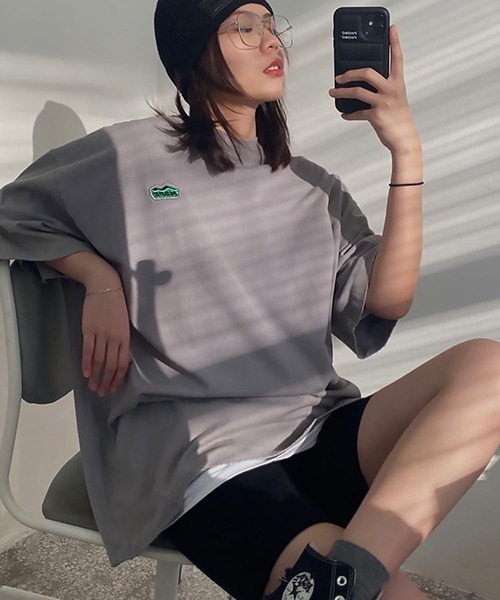 MASONPRINCE（メイソンプリンス）の「【MASONPRINCE】MSPE green sticker frayed edge T-shirt DT2173（Tシャツ/カットソー・メンズ・ホワイト/グレー/ブルー/ブラック/レッド/グリーン・L/M/S/XL）」の4枚目の写真