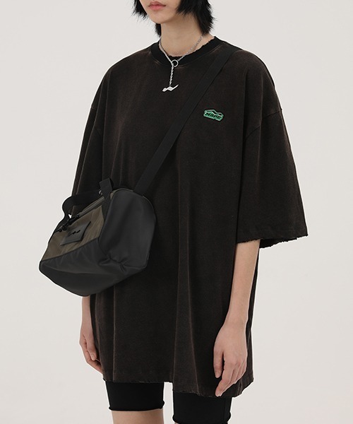 MASONPRINCE（メイソンプリンス）の「【MASONPRINCE】MSPE green sticker frayed edge T-shirt DT2173（Tシャツ/カットソー・メンズ・ホワイト/グレー/ブルー/ブラック/レッド/グリーン・L/M/S/XL）」の3枚目の写真