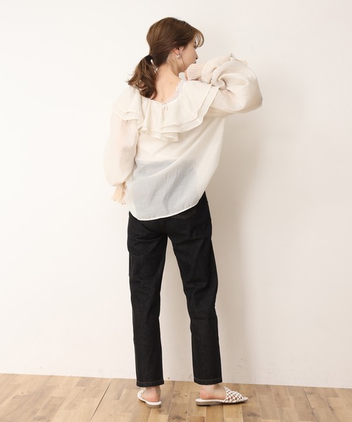one after another NICE CLAUP（ワンアフターアナザーナイスクラップ）の「ラッフルフリル羽織りブラウス（シャツ/ブラウス・レディース・アイボリー/ブラック系その他/ミント/アニマル・FREE）」の6枚目の写真