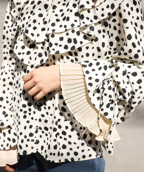 one after another NICE CLAUP（ワンアフターアナザーナイスクラップ）の「ラッフルフリル羽織りブラウス（シャツ/ブラウス・レディース・アイボリー/ブラック系その他/ミント/アニマル・FREE）」の18枚目の写真
