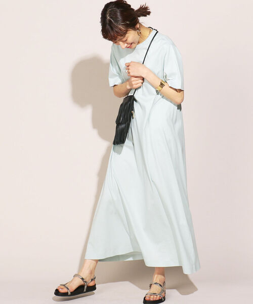 新品 ✨️ Rie Miller スムースボンディングヘムAラインワンピース セール】スムースボンディングヘムAラインワンピース