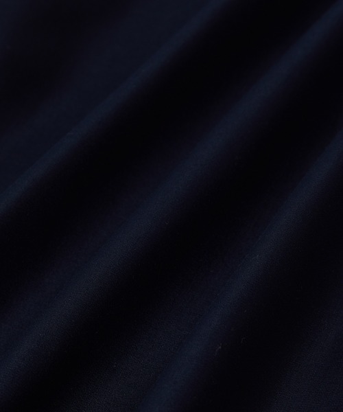 ADAM ET ROPE'（アダムエロペ）の「ドロップショルダー ルーズシルエット スパンローンバンドカラー半袖シャツ/UNISEX（シャツ/ブラウス・メンズ・キナリ/ベージュ系その他/ネイビー系/ピンク/ブルー系その他2・M/L）」の7枚目の写真