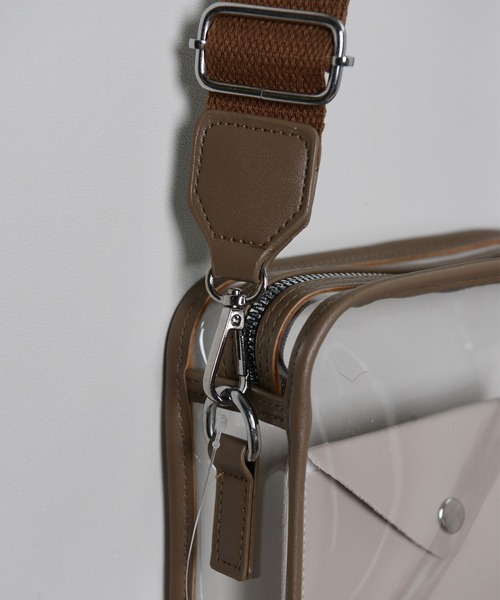 shopnikoniko（ショップニコニコ）の「ベルトショルダークリアバッグ（ショルダーバッグ・レディース・ホワイト/ブラック/ブラウン/グリーン・フリー）」の17枚目の写真