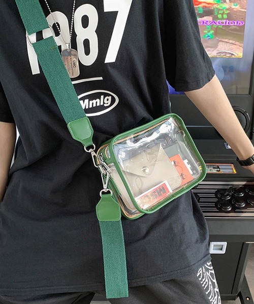 shopnikoniko（ショップニコニコ）の「ベルトショルダークリアバッグ（ショルダーバッグ・レディース・ホワイト/ブラック/ブラウン/グリーン・フリー）」の6枚目の写真