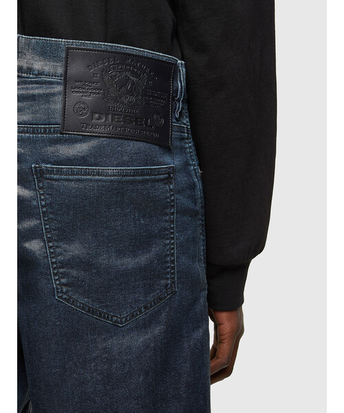 DIESEL（ディーゼル）の「メンズ デニム ショートパンツ コーティング