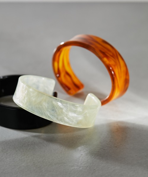 Chico（チコ）の「クリアワイドバングル（バングル/リストバンド・レディース・ホワイト/ブラック/ブラウン・FREE）」の4枚目の写真