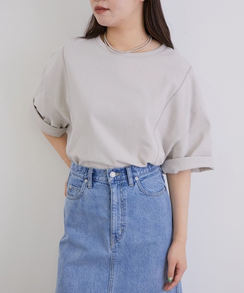 MADEMOISELLE ROPE'（マドモアゼル ロペ）の「【秋まで使える】オーバーサイズTシャツ（Tシャツ/カットソー・レディース・レンガ/グレー/オフホワイト・38）」の4枚目の写真